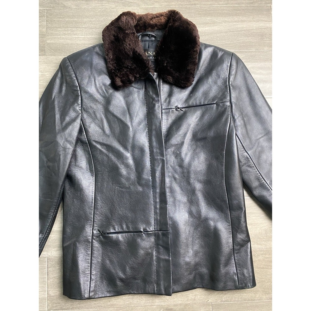 Dana Buchman size 8 100% LAMBSKIN black Leather jacket Moto Beaver Fur Collar